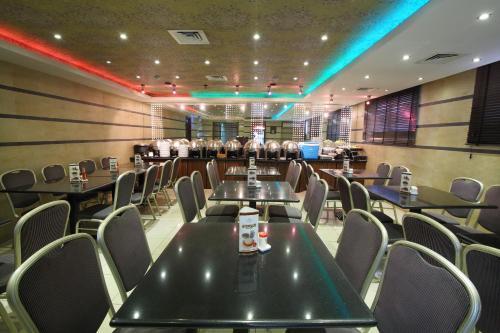 Oasis Deira Hotel Дубай Екстер'єр фото